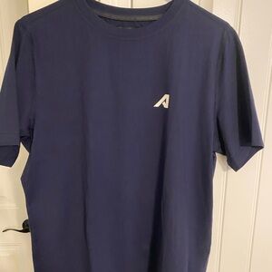 Alphalete Momentum shirt - medium - new